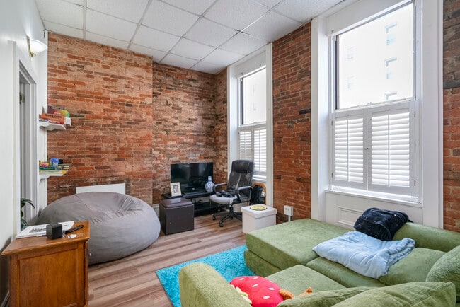 Photo - 2120 E Carson St