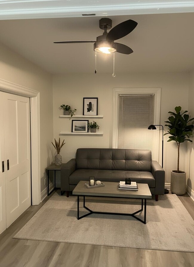 Photo - 220 Mary St N Unit 1 Bedroom apartment for r