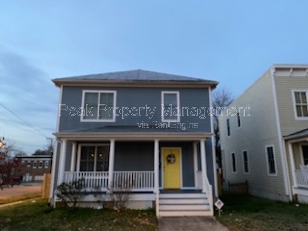 Photo - 117 E 13th St