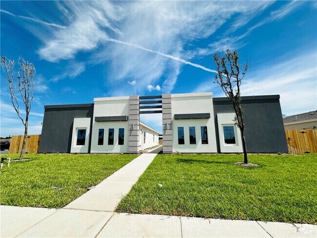 Building Photo - 4216 Walnut Ave Unit 1 Rental