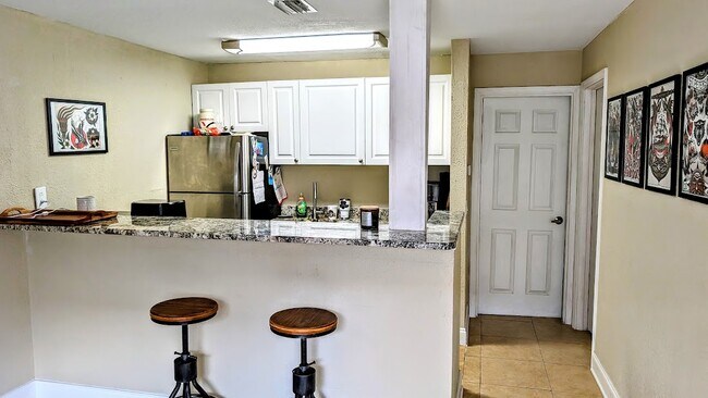 apartment 8 staged