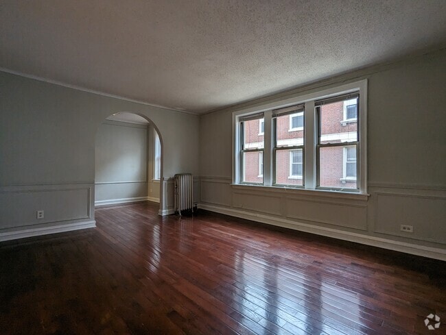 Building Photo - 540 W Surf St Unit #546-S2 Rental