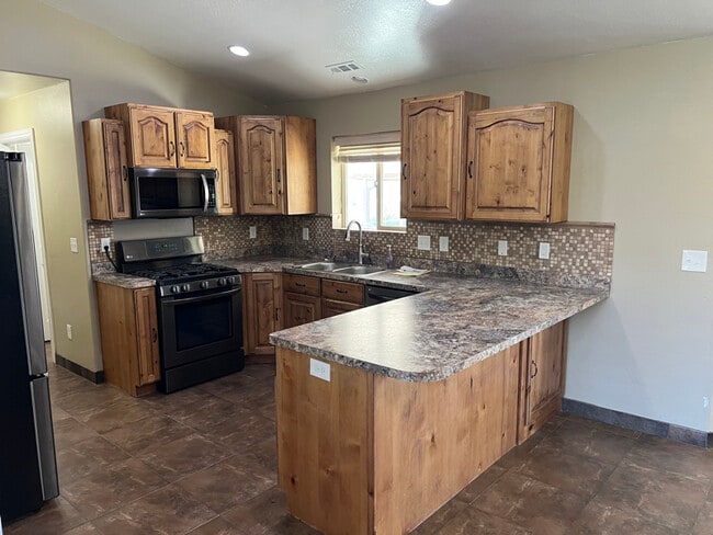 Photo - 5223 S 4700 W