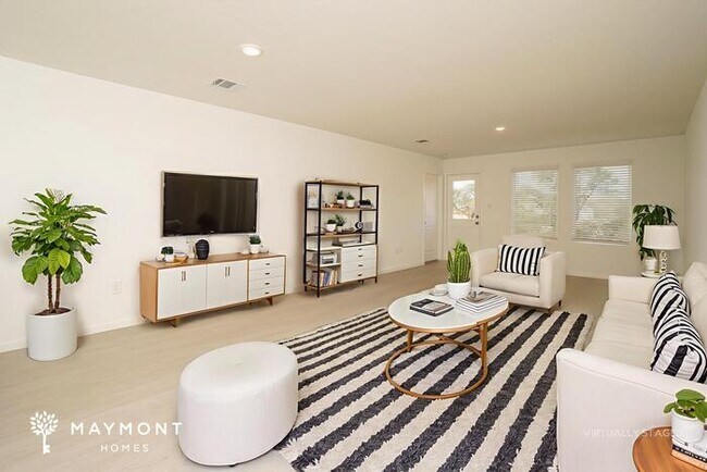 Photo - 543 Layne Overlook