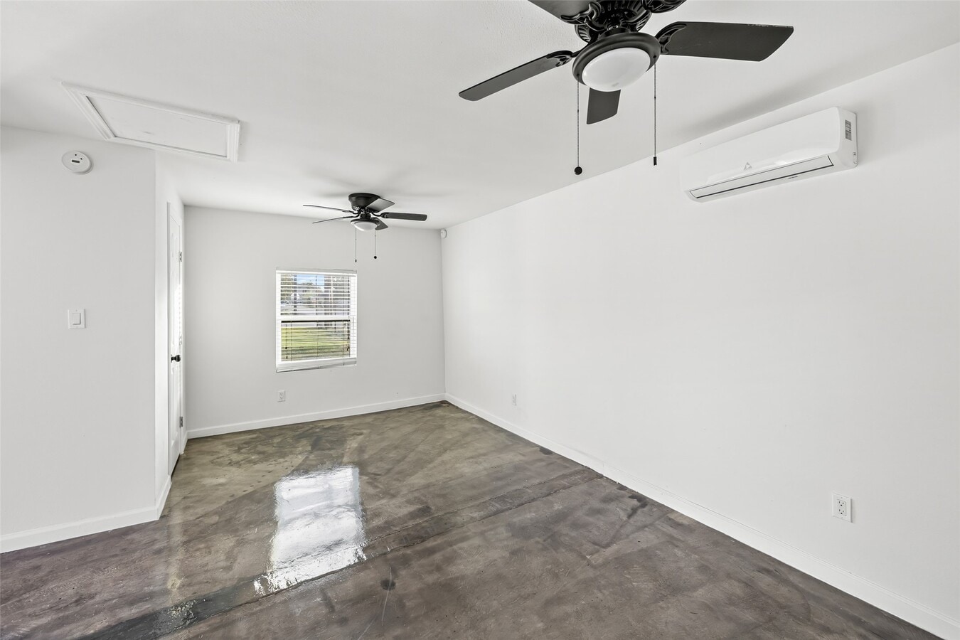 Photo - 7303 Market St