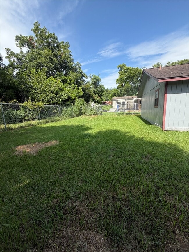 Photo - 516 Battlebell Rd