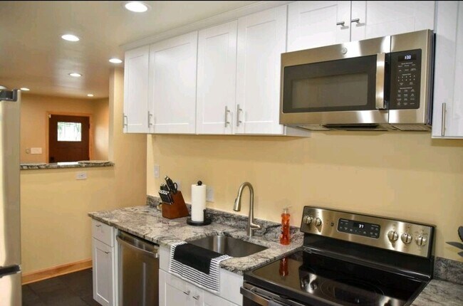 Photo - 1917 Taylor Ave