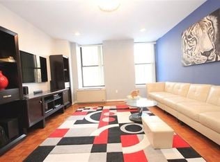 SALA DE ESTAR - 1 Greene St Unidad 105