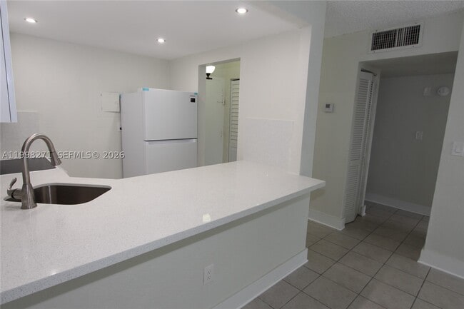 4550 NW 9th St Unit 811E