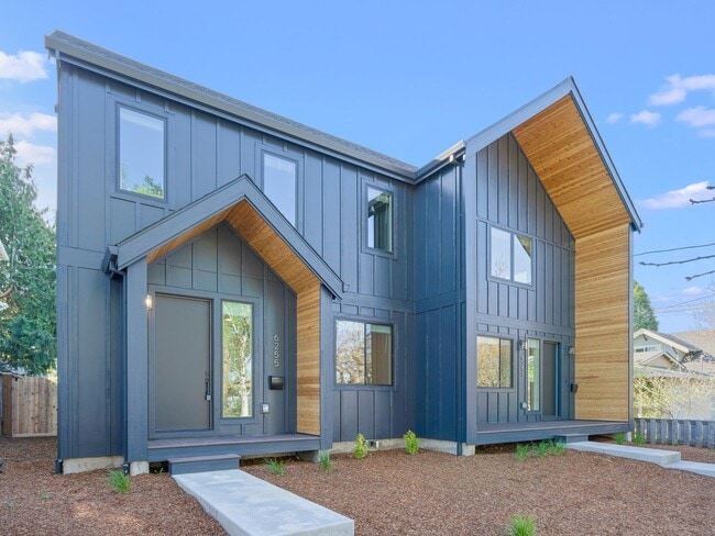 Building Photo - 3bed/2.5 Bath Duplex Unit New Construction... Rental