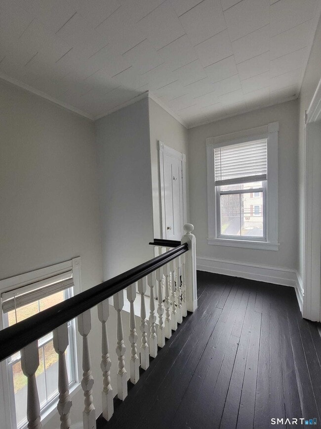 Building Photo - 126 Winthrop St Unit 2