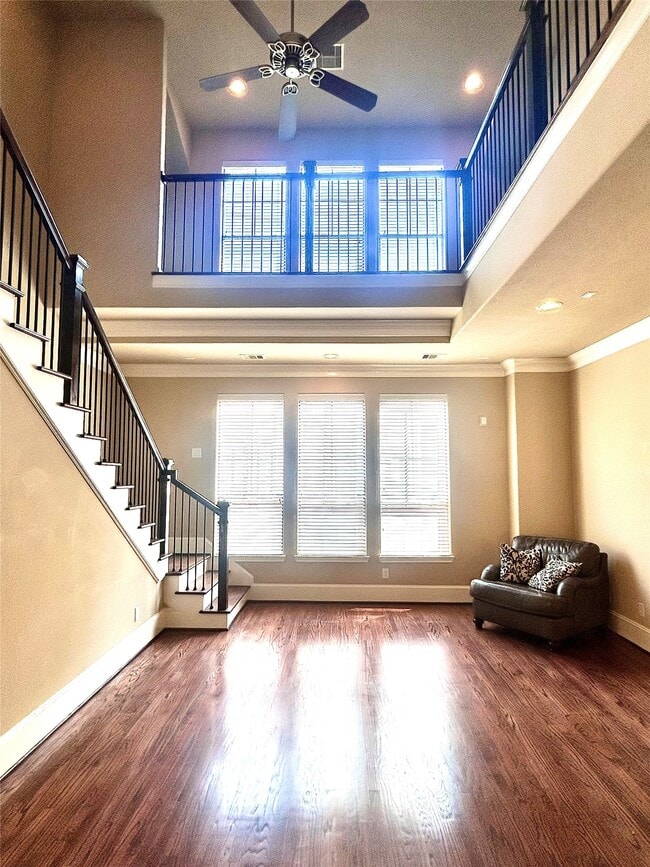 Photo - 1049 W 22nd St Unit H