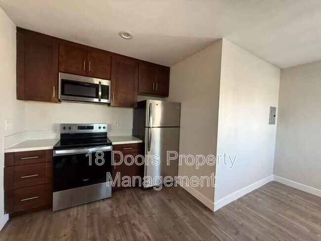 Photo - 4375 51st St