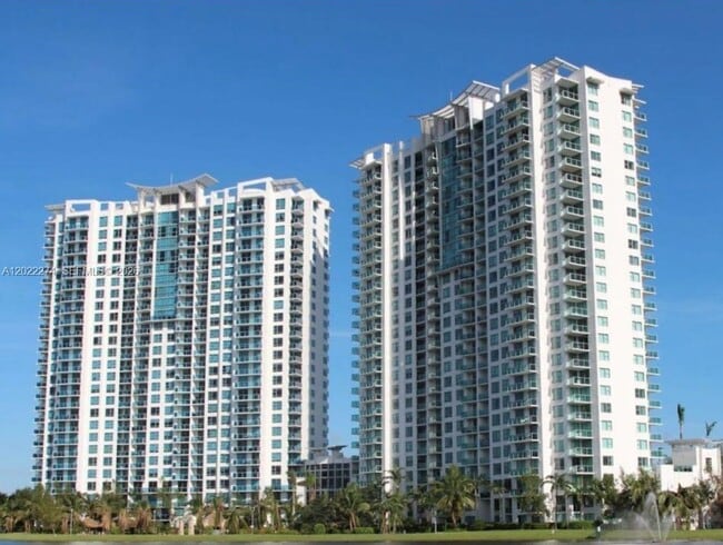 Building Photo - 2641 N Flamingo Rd Unit 603N