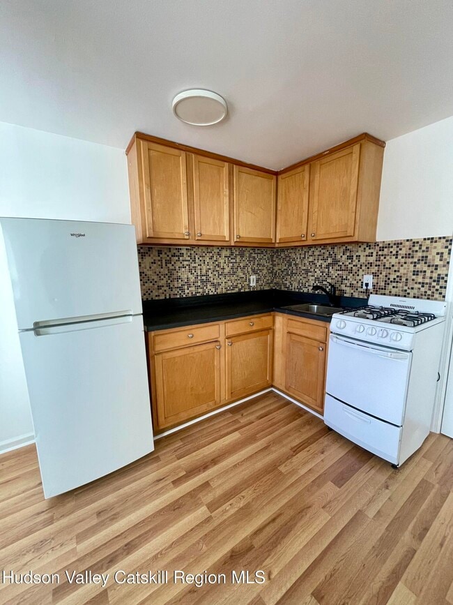 Photo - 434 Warren St