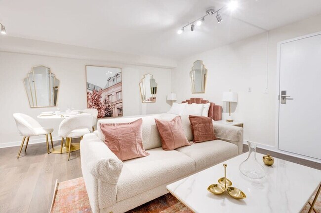 Photo - 1755 R. Saint-Denis Unit FL2-ID1310914P