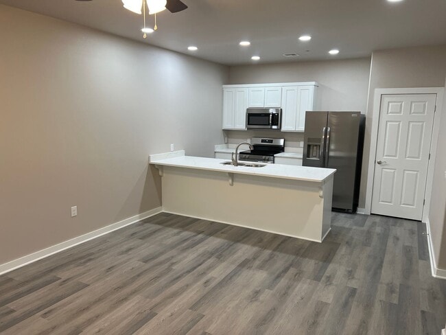 Photo - 923 Callie Ave Unit 2