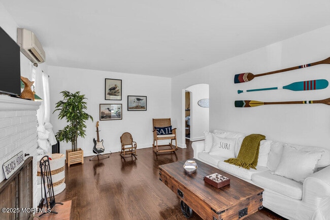 99 River Ct