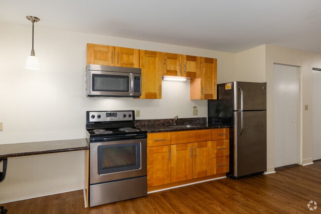 Studio, 1BA - 503SF - Kitchen