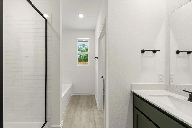 Photo - 2121 Williams Rd