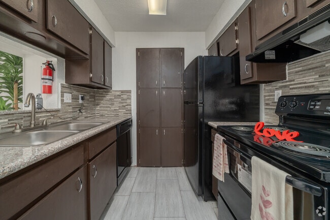 1 habitación, 1,5 baños - 691 pies cuadrados - Cocina