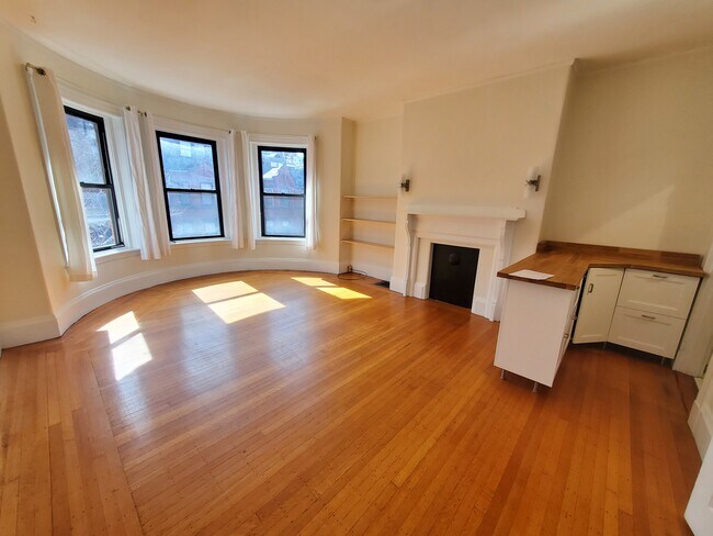 Photo - 429 Marlborough St Unidad 3B Rental