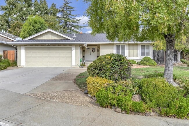 Building Photo - Great Location! Great Schools! Month to Mo...