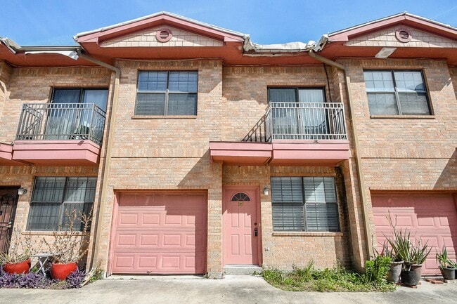 Photo - 9400 Bellaire Blvd Unit 607