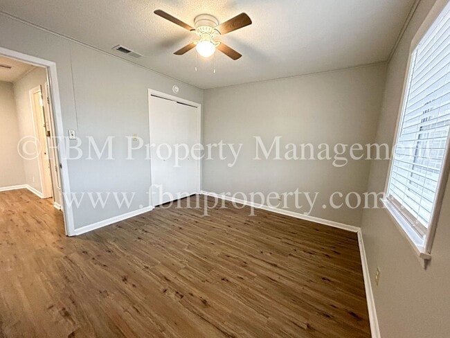 Photo - 330 W College St Unit 7