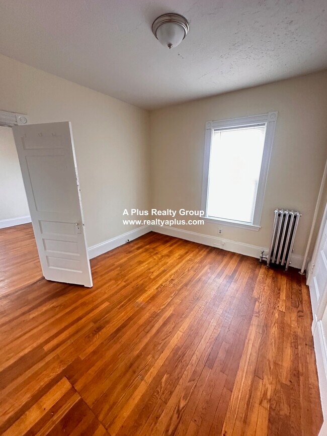 617 Hyde Park Ave Unit 1