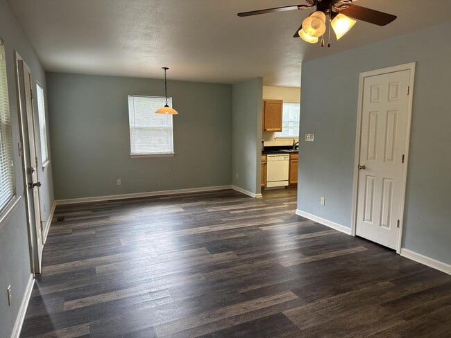 Photo - 103 Juniper Pl