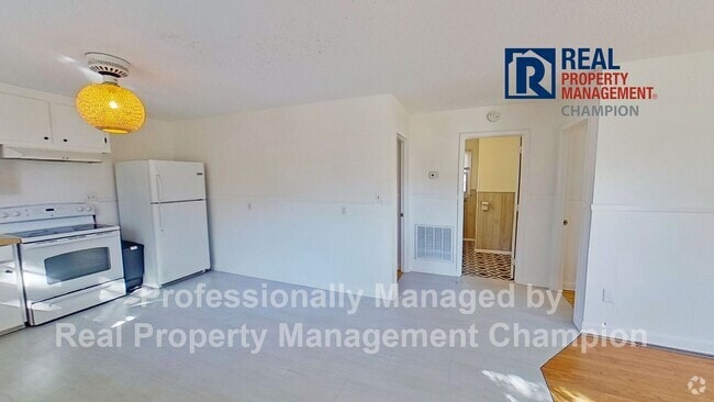 Building Photo - Live the Beach Life and All that Carolina ... Rental