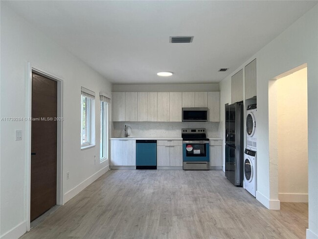 Photo - 246 NW 49th St Unit B