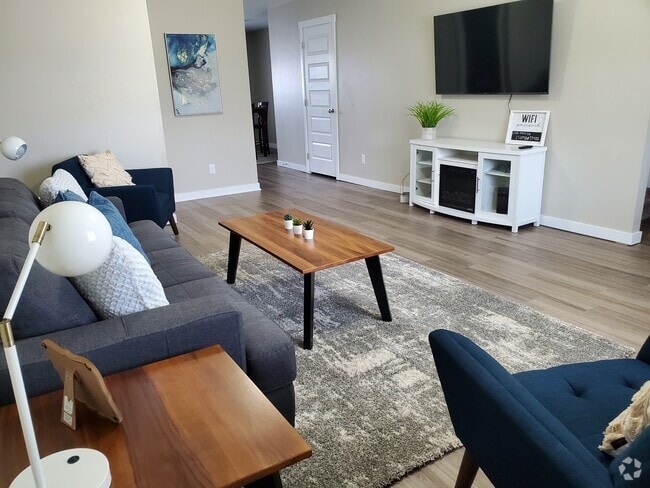 Fully furnished short term suite - 746 Trails End Rental