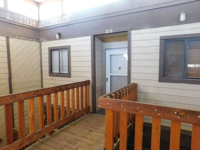 Cozy 2 Bedroom with Private Balcony - Cozy 2 Bedroom with Private Balcony Casa