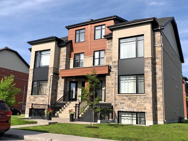 Building Photo - 1165 Rue Du Grand-Pic Unit 1165