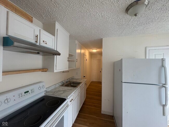 Photo - 269 S Dearborn St