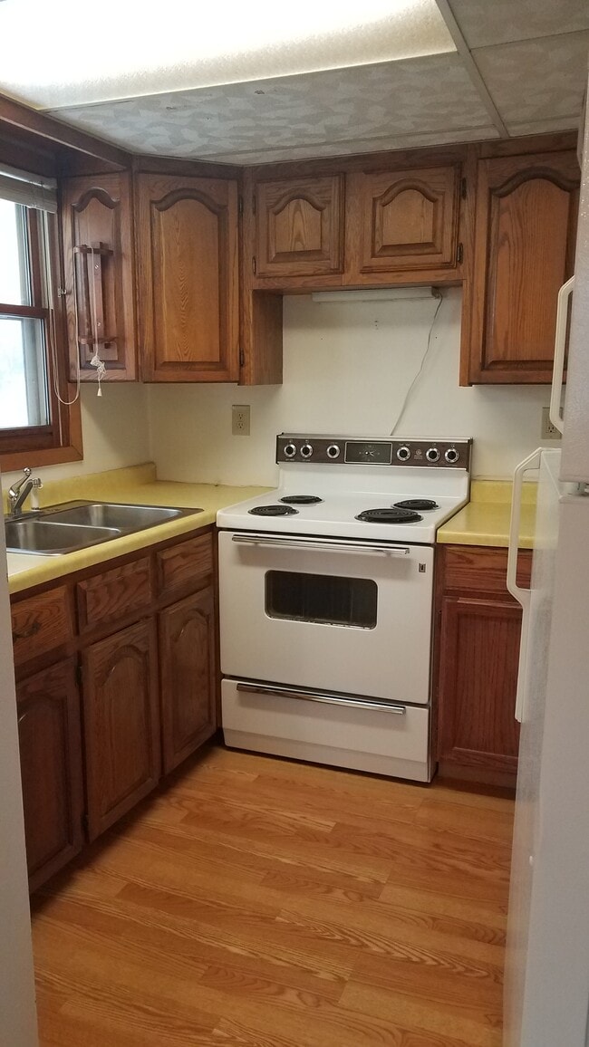 Building Photo - 907 Park Ave NW Unit A Rental