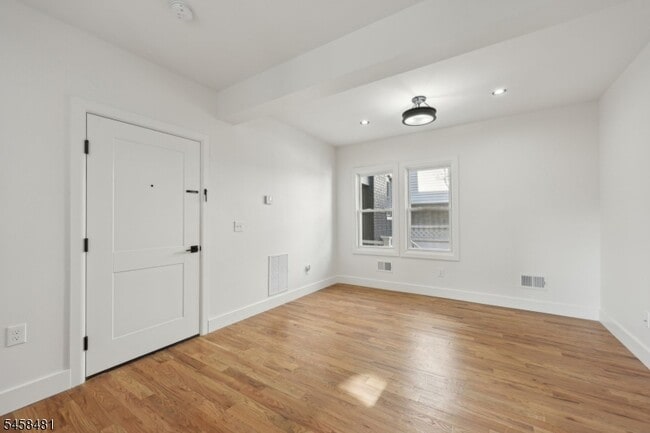 135 Forest St Unit 2R