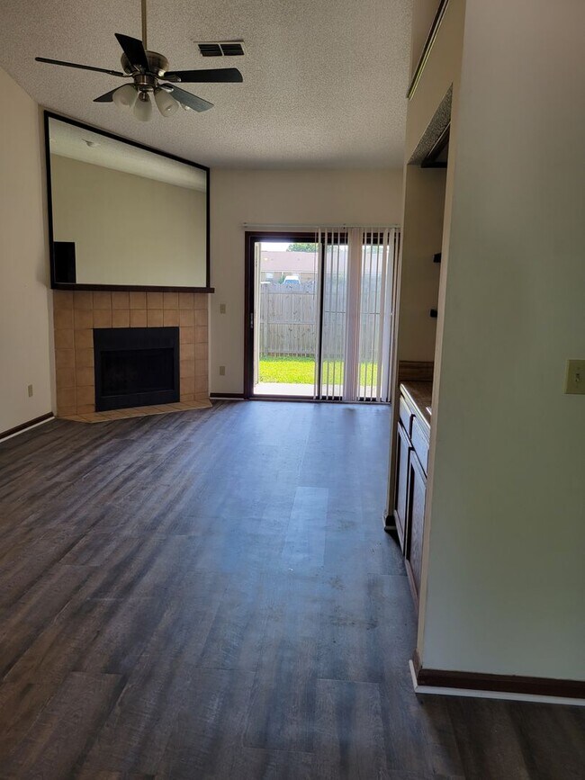 Photo - $1150 - 2/2 - Jefferson Square has received a new fresh look.