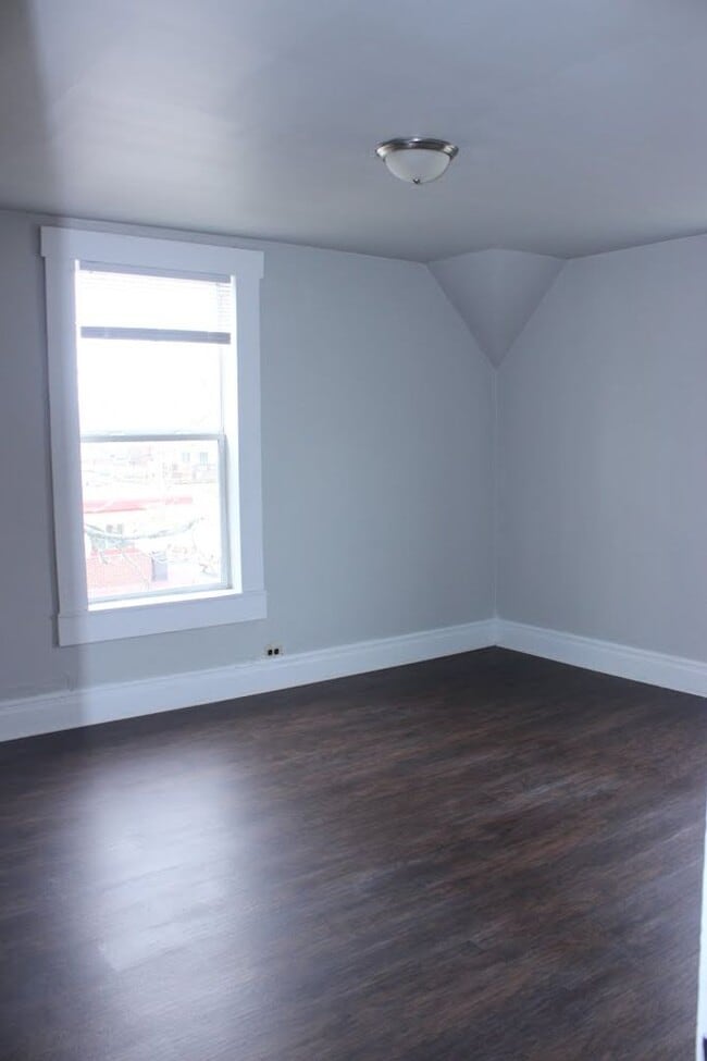 Photo - 3 bed 1 bath near Campus - Immediate move in Unit 1507 1/2