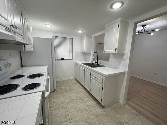 Photo - 12642 Kenwood Ln Unit B