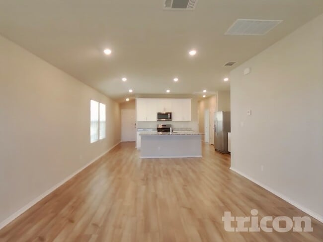 Photo - 5104 Saddle Clb Dr