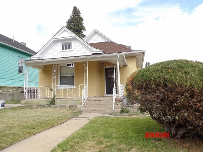 Building Photo - 827 Pine St Rental