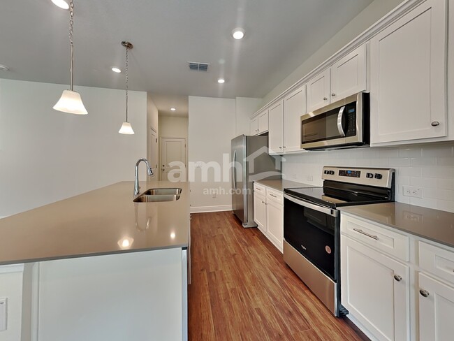 Photo - 27265 St Andrews Ave