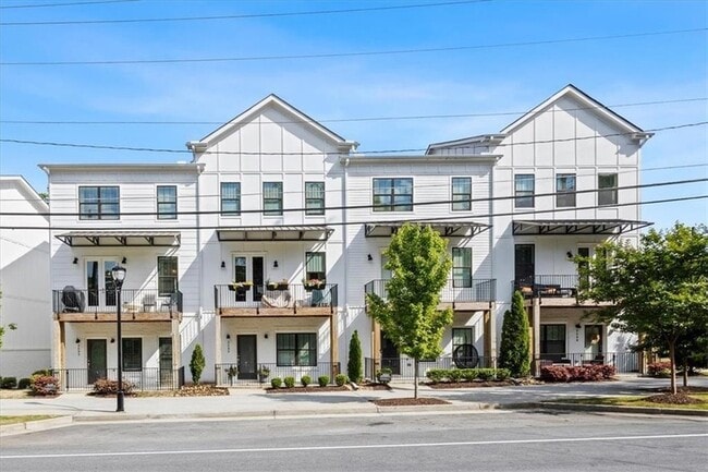 Building Photo - 2493 Sycamore Rd NW