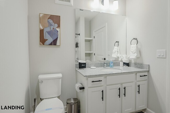 Building Photo - 5001 Willowgate Lp Unit 01-1103