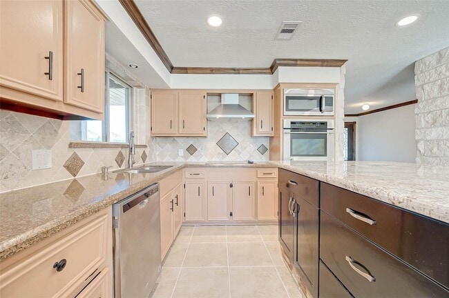 Photo - 26611 Meadow Ln