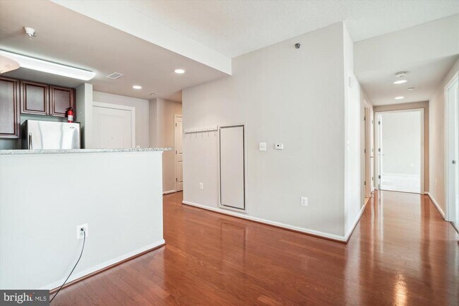 Photo - 11700 Old Georgetown Rd Unidad 1009