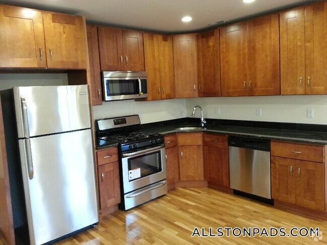 Building Photo - 84 Linden St Rental